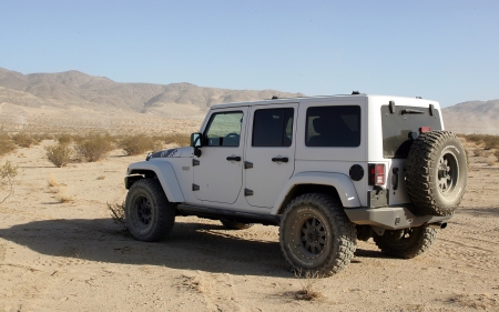 XPLORE-2012-Jeep-Wrangler-Unlimited-Rubicon-rear-three-quarters